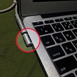 MacBook Airに使って間違いないUSBメモリー〜ポートに挿したまま持ち運びOK